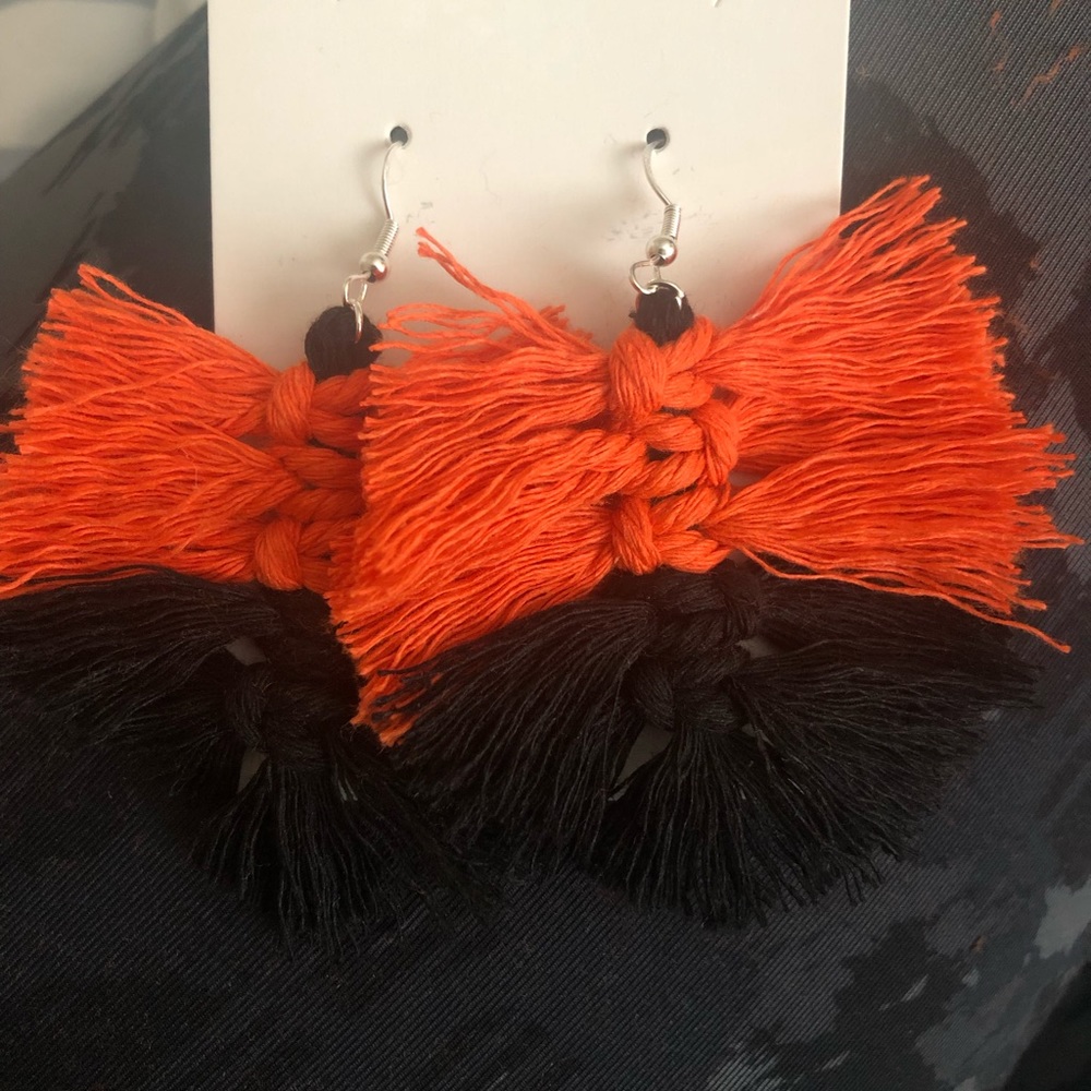 Handcrafted macrame earrings - Picture 1 of 2
